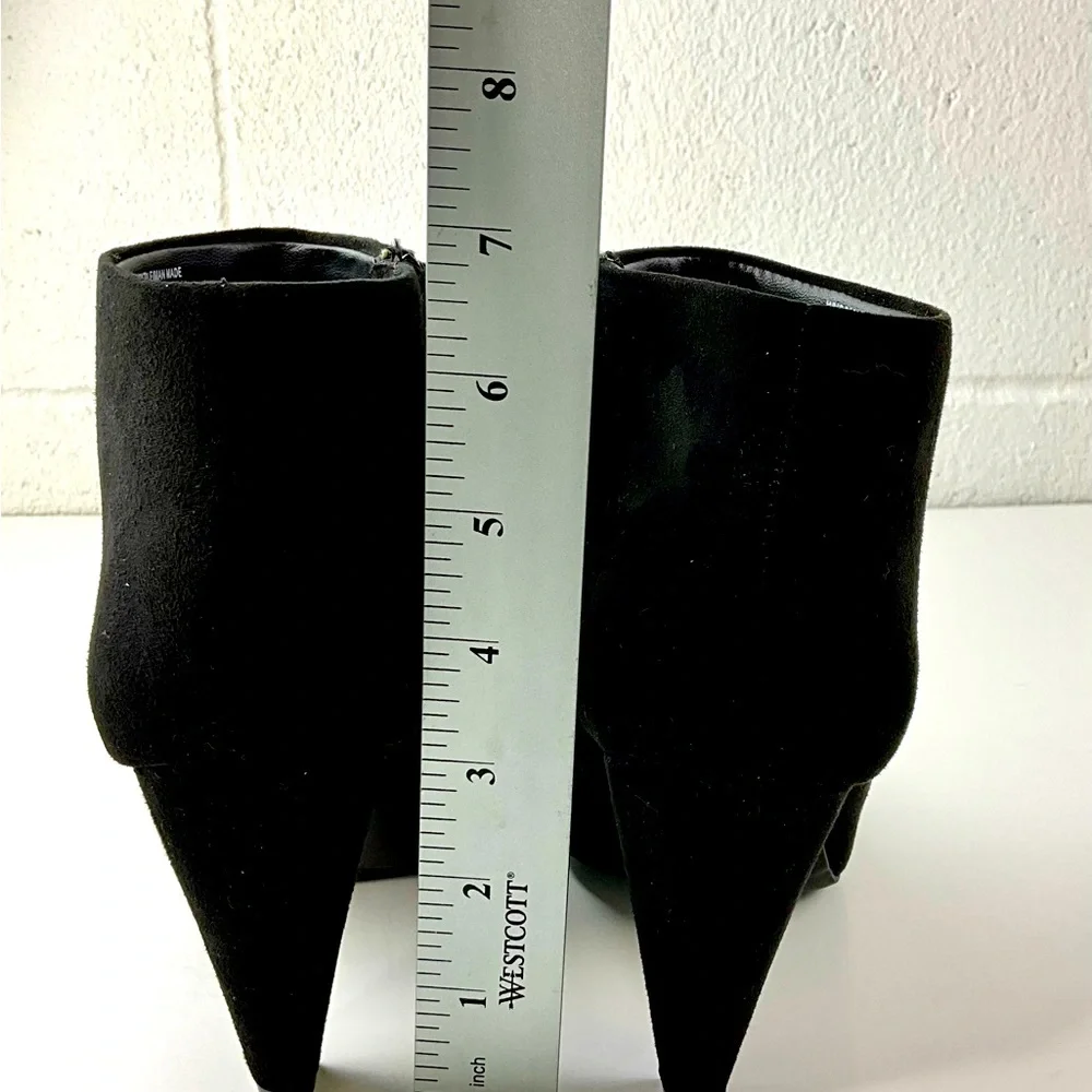 APT. 9 Black Bootie heel Size‎ 6M